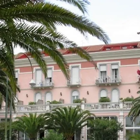 Progresso Hotel 4*