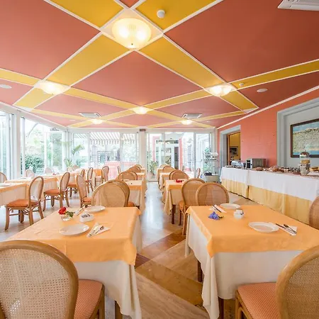 Progresso Hotel 4*