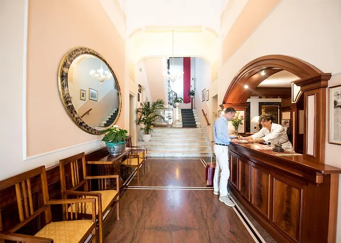 普罗格莱索酒店 圣贝内代托-德尔特龙托